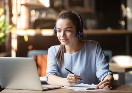 Producing Clear Educational Tutorials for Digital Platforms