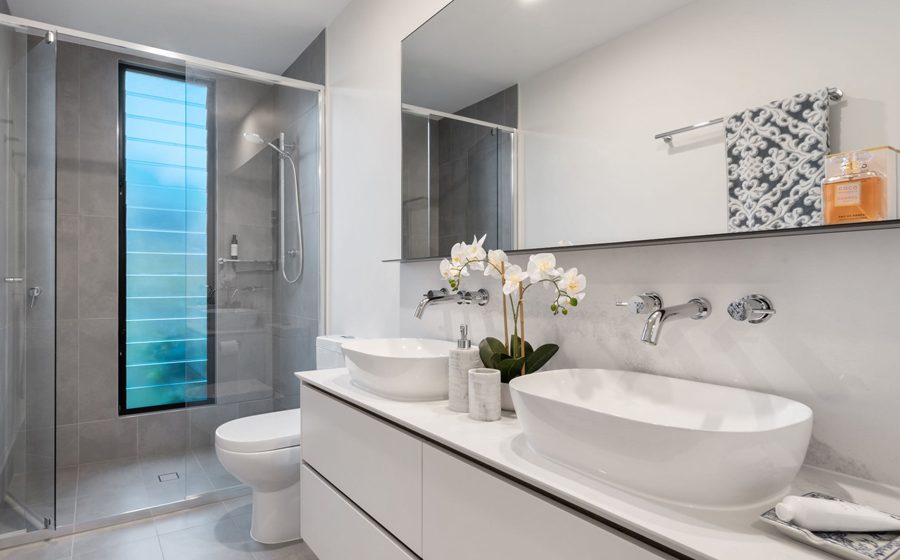 Stylish Bathroom Decor for Relaxing Spa Like Comfort